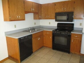 3228 Commercial Ave-Unit -C in South Chicago Heights, IL - Building Photo - Building Photo