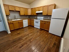 2361 Badger Rd in North Pole, AK - Building Photo - Building Photo