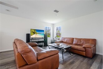 10650 Ragsdale St in Bonita Springs, FL - Building Photo - Building Photo