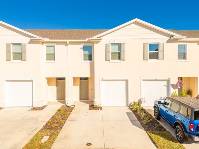 155 Reena Dr in Daytona Beach, FL - Building Photo - Building Photo