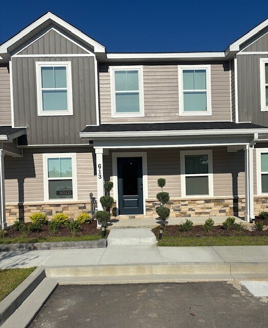 618 Royal Rd in Hardeeville, SC - Building Photo
