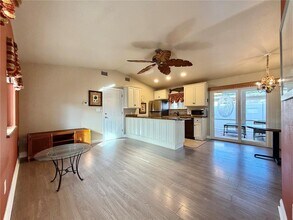 225 70th St N in St. Petersburg, FL - Building Photo - Building Photo