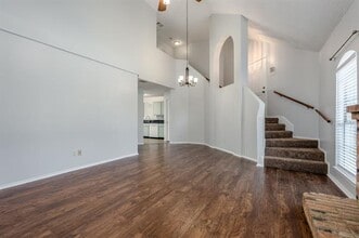 1348 Creekview Dr in Lewisville, TX - Building Photo - Building Photo