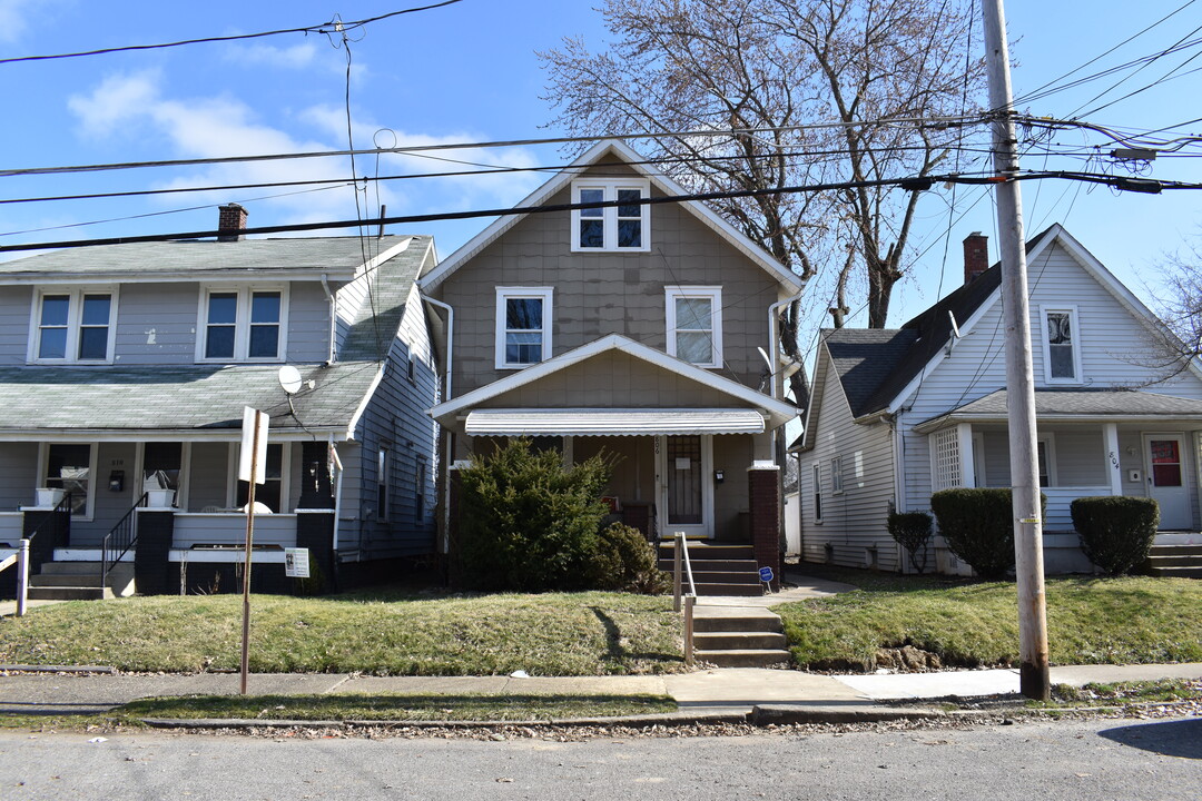 806 Arlington Ave NW in Canton, OH - Building Photo