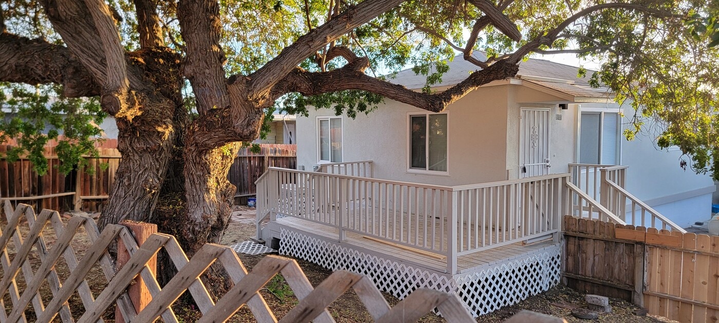 9101 Valencia St in Spring Valley, CA - Building Photo