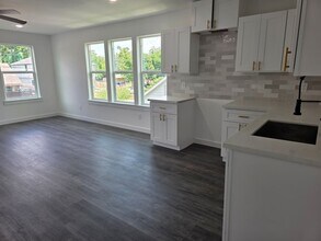 4702 Baton Rouge St in Houston, TX - Building Photo - Building Photo