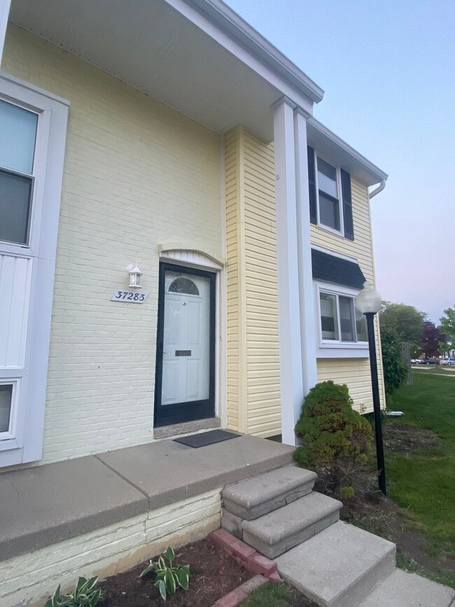 property at 37283 Charter Oaks Blvd