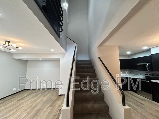 property at 1841 Ridgehaven Ct