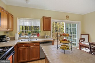 7240 Stover Dr in Alexandria, VA - Building Photo - Building Photo