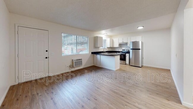 3980 Churn Crk Rd in Redding, CA - Building Photo - Building Photo