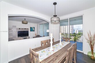 17150 N Bay Rd in Sunny Isles Beach, FL - Building Photo - Building Photo