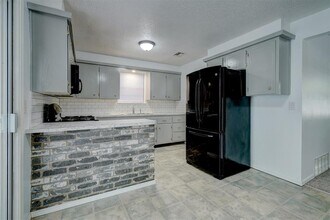 503 Meadow Lake Dr in Edmond, OK - Building Photo - Building Photo