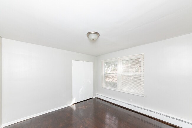 property at 3052 N Kostner Ave