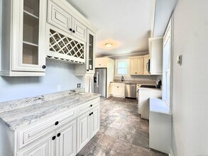 28 Powell Pl in Stamford, CT - Building Photo - Building Photo