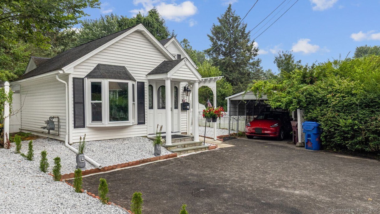 42 Haberern Ave in Farmington, CT - Building Photo