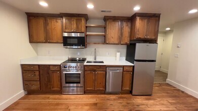 1588 Grand Ave-Unit -1588 Grand Ave. B/Apartment in Astoria, OR - Building Photo - Building Photo