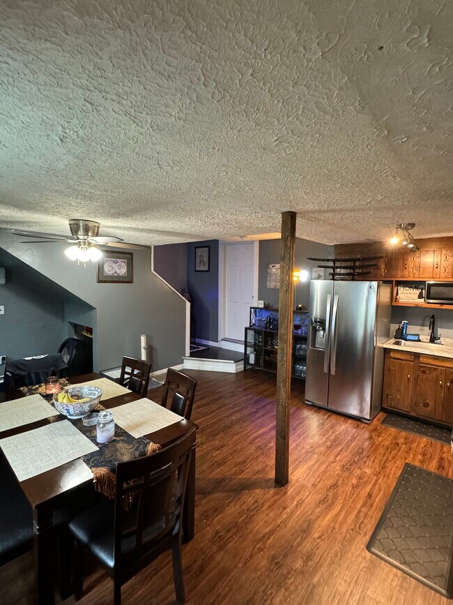 37 Dutton St, Unit 37 Dutton St Manchester