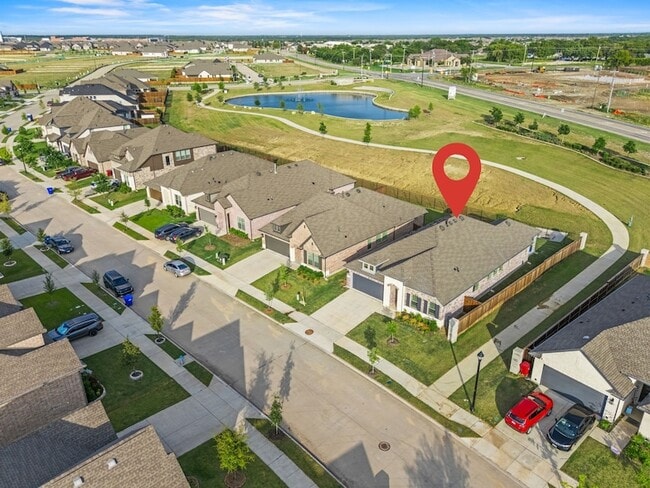 2102 Clearwater Way in Royse City, TX - Foto de edificio - Building Photo