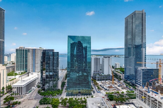 1300 S Miami Ave, Unit 3103 in Miami, FL - Foto de edificio - Building Photo