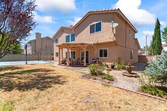 2814 Caruso Ln in Lancaster, CA - Foto de edificio - Building Photo