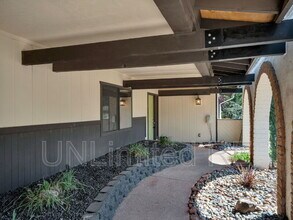 490 Deer Pass Dr in Sedona, AZ - Building Photo - Building Photo