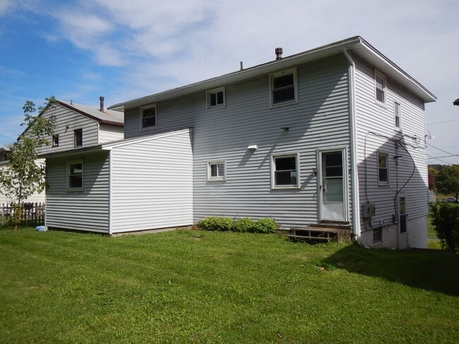 1264 Westcott St in Syracuse, NY - Building Photo - Building Photo