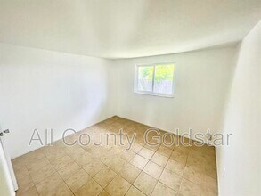 206 Washington Ave in Englewood, FL - Foto de edificio - Building Photo
