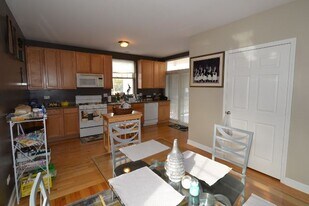 5214 N Sawyer Ave, Unit J05P in Chicago, IL - Building Photo