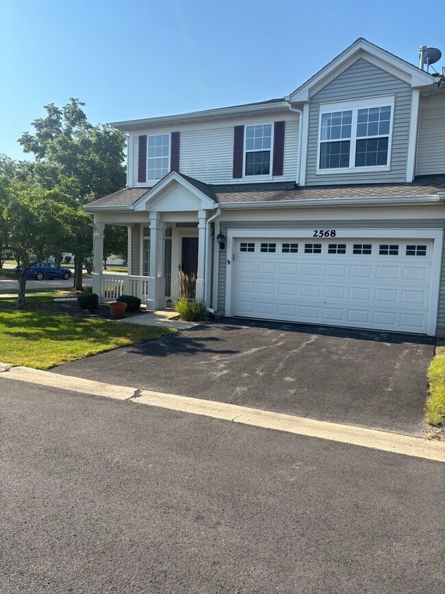 property at 2568 Hillsboro Blvd