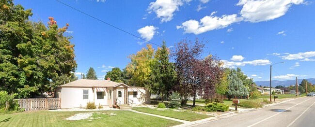 1114 W Main St in Hamilton, MT - Building Photo - Building Photo