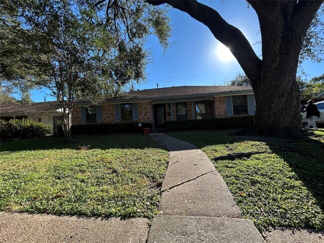 5315 Poinciana Dr in Houston, TX - Building Photo - Building Photo