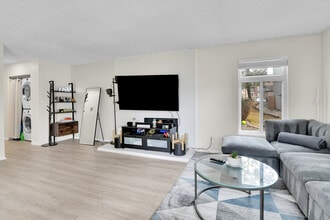 3432 S Locust St in Denver, CO - Building Photo - Building Photo