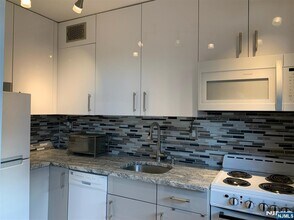160 Overlook Ave in Hackensack, NJ - Building Photo - Building Photo