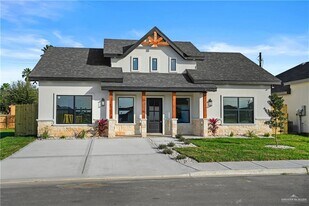 20 N Mangrove St in San Juan, TX - Building Photo
