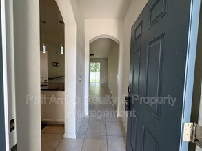 2144 Laceflower Dr in Brandon, FL - Foto de edificio - Building Photo