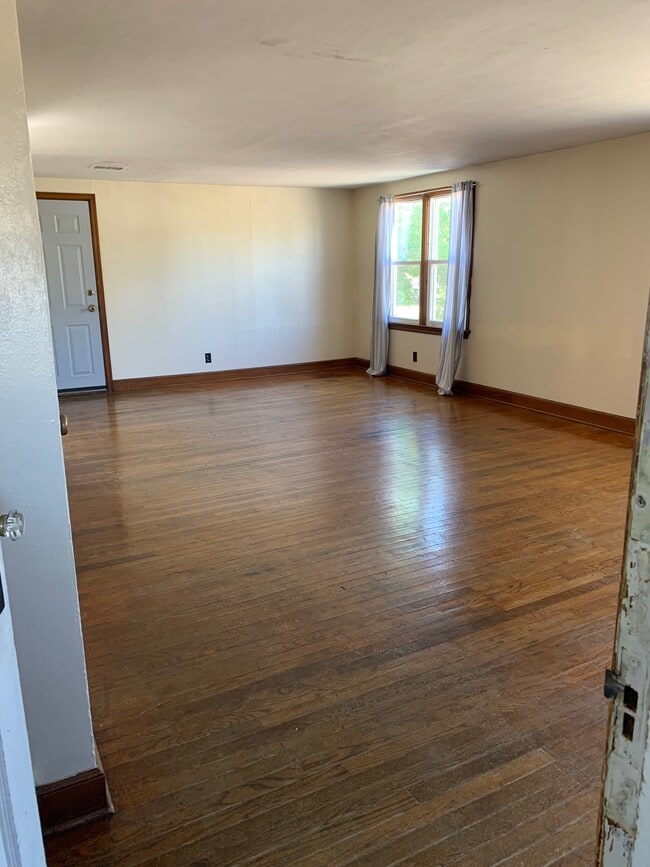 2107 Birch St in Eau Claire, WI - Foto de edificio - Building Photo