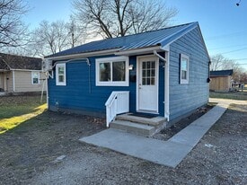 1701 East Ave in Baxter Springs, KS - Building Photo