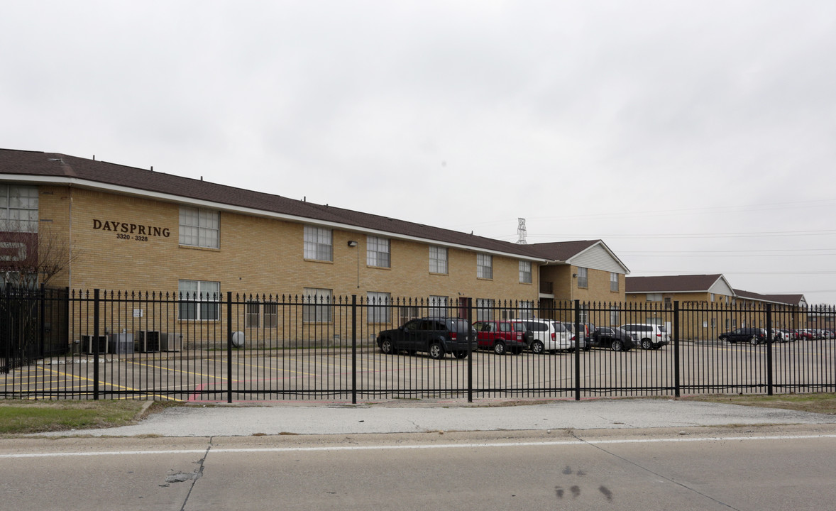 Cornerstone Apartments in Dallas, TX - Building Photo