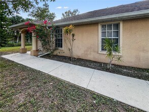 13437 First St in Ft. Myers, FL - Building Photo - Building Photo