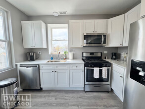1747 N Spaulding Ave, Unit 3 in Chicago, IL - Building Photo - Building Photo