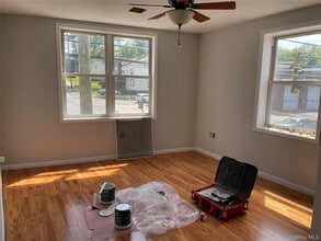 2 N Main St in Florida, NY - Building Photo - Building Photo