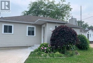 24 Manor Rd in St Catharines, ON - Building Photo