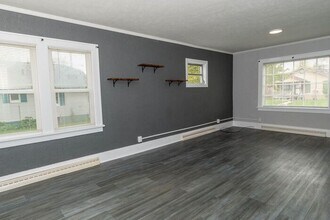 1011 E Battell St in Mishawaka, IN - Building Photo - Building Photo