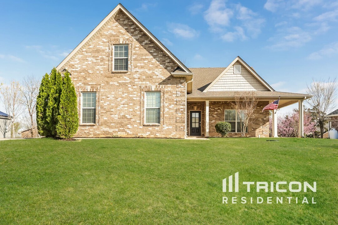 1306 Crescent Ridge Drive in Murfreesboro, TN - Foto de edificio