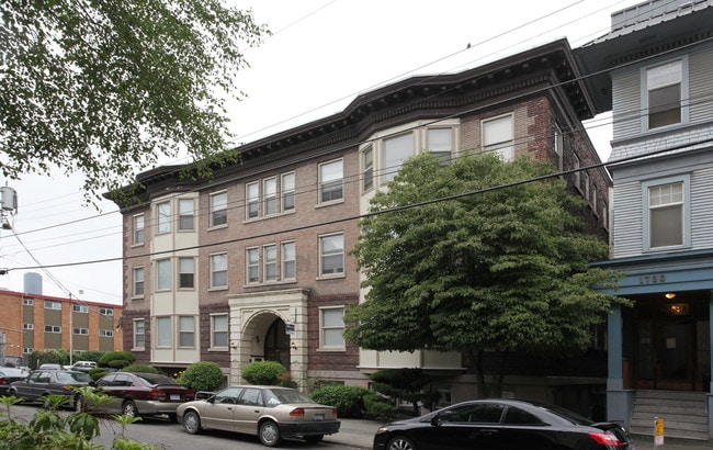 Rialto Court Apartments