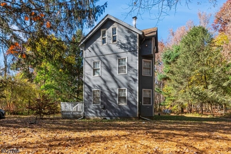 8 McCroy Dr in Wharton, NJ - Building Photo