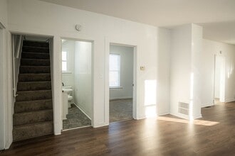 1729 Jackson St in La crosse, WI - Building Photo - Building Photo