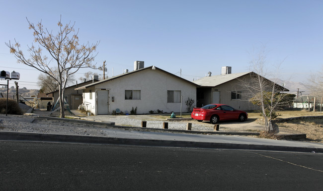 15564-15568 1/2 11th St in Victorville, CA - Building Photo - Building Photo