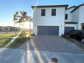 23172 SW 130th Ave in Miami, FL - Building Photo - Building Photo
