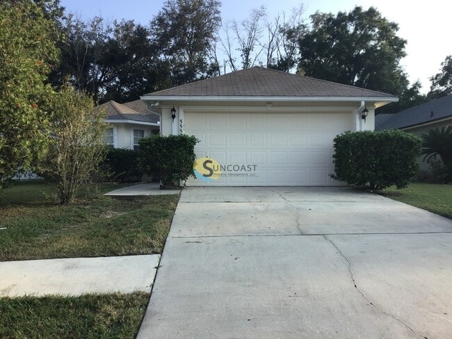 5550 Oak Crossing Dr